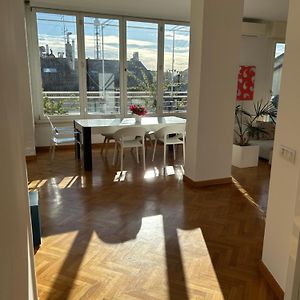 Luxe Appartement met Vier Slaapkamers